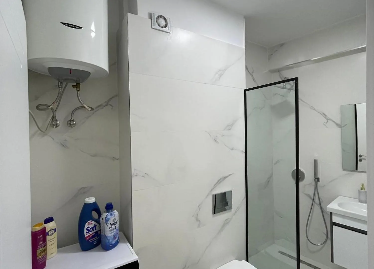 Enea Apartments 3 تيرانا